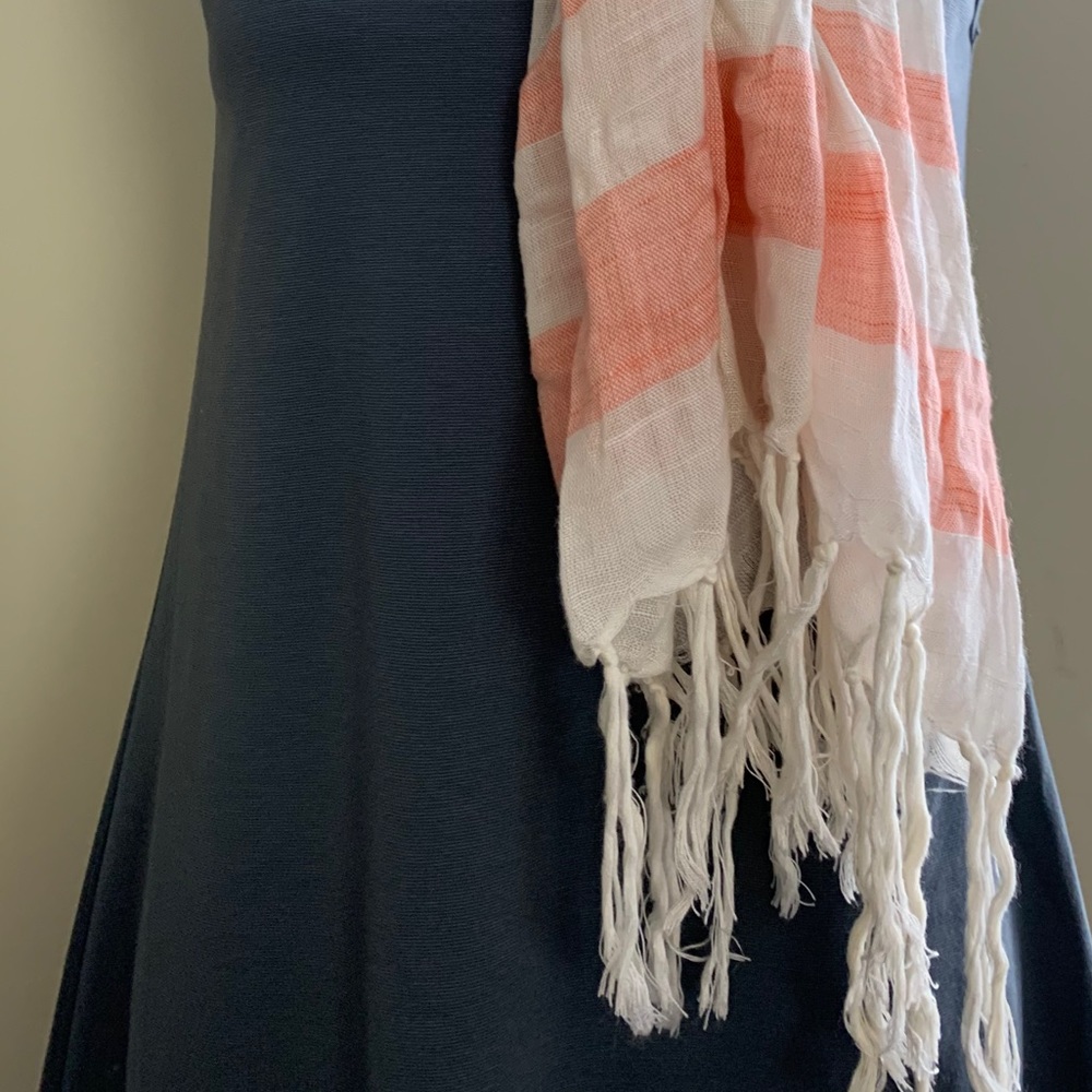 Forever 21 Scarf - Picture 4 of 10